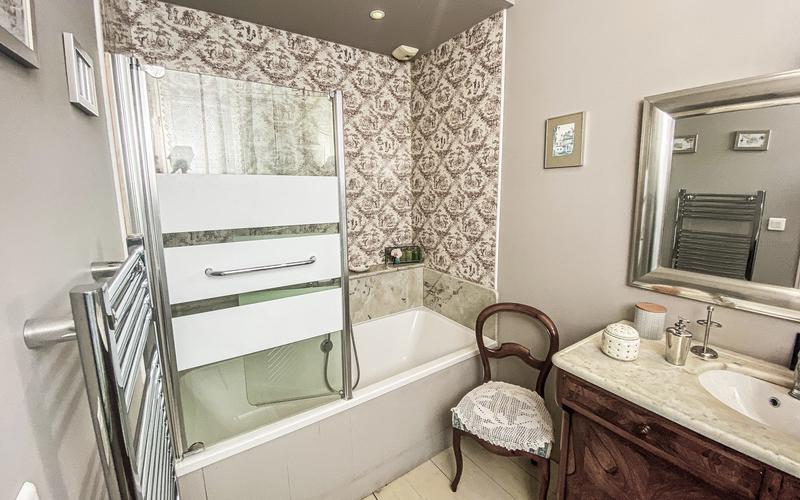 Maison - 180 m² - 6 pièces