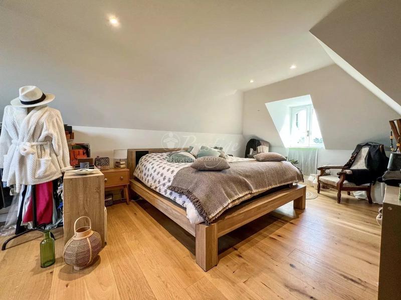 Maison - 429 m² - 10 pièces