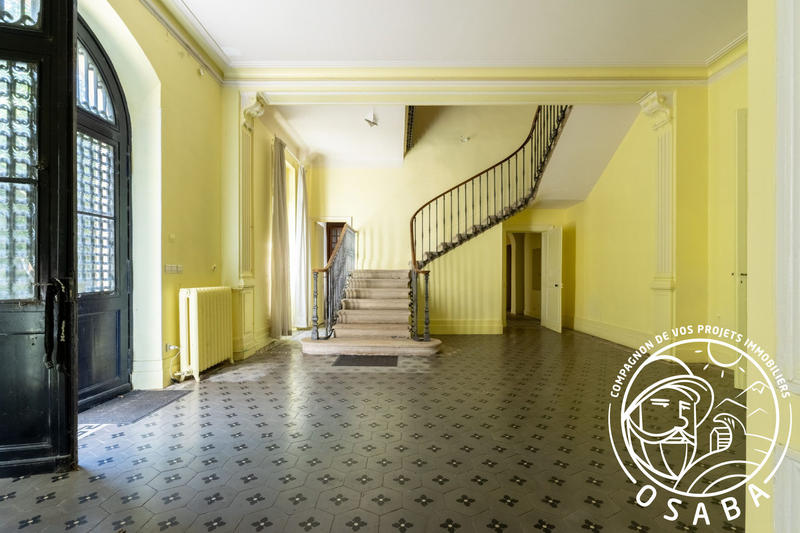 Château - 640 m² - 24 pièces