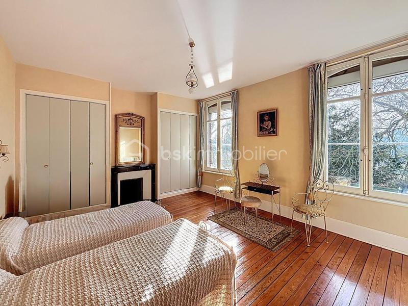 Maison de maîtres - 335 m² - 10 pièces