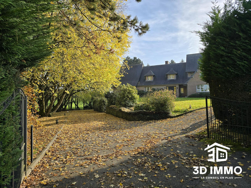 Maison - 275 m² - 12 pièces