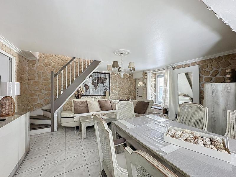 Maison - 190 m² - 6 pièces