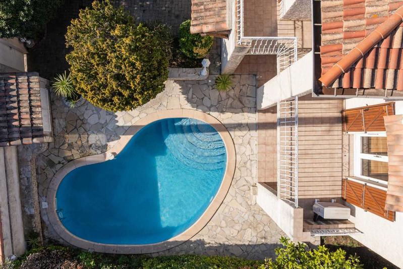 Villa - 222 m² - 6 pièces