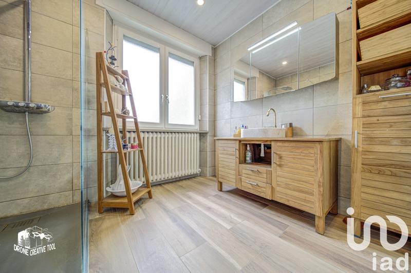 Maison - 218 m² - 8 pièces