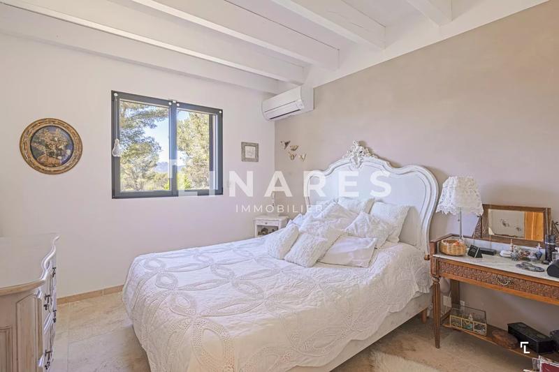 Maison - 215 m² - 6 pièces