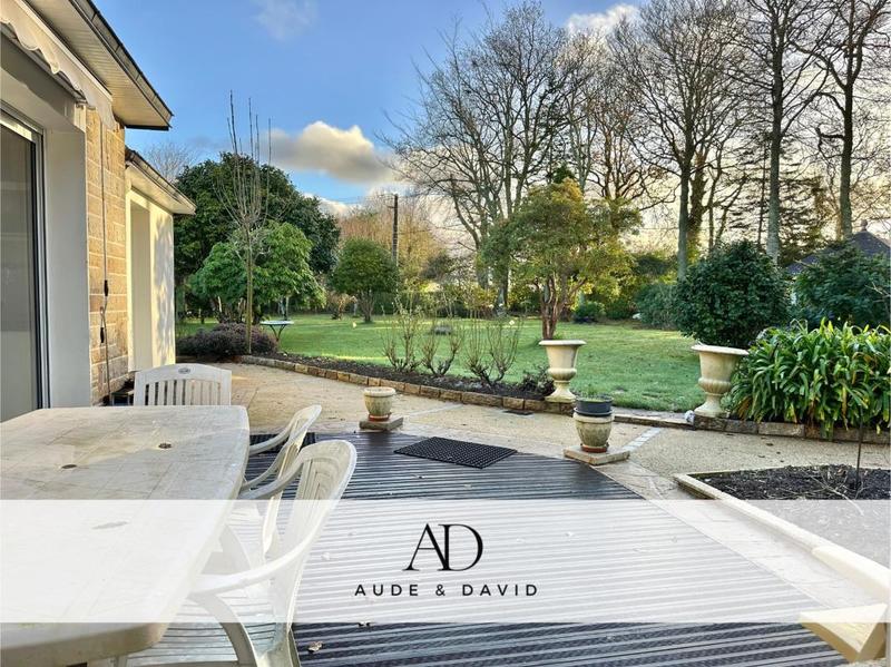 Maison - 230 m² - 8 pièces