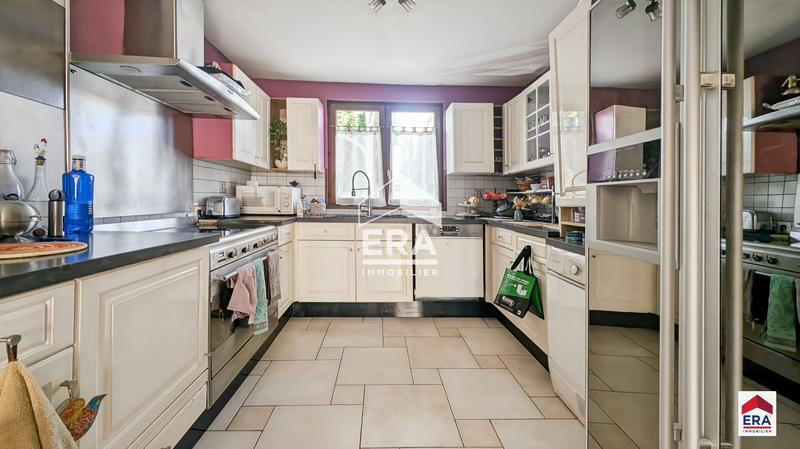 Maison - 93 m² - 4 pièces