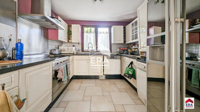 Maison - 93 m² - 4 pièces