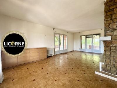 Villa - 168 m² - 9 pièces