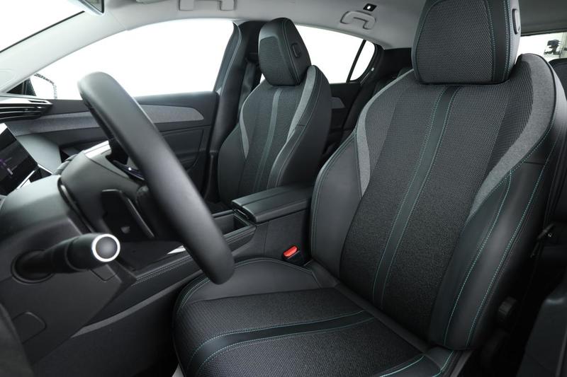 Peugeot 308 1.2 PureTech Allure Eat8 130 ch