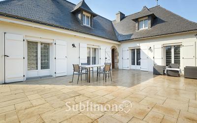 Maison traditionnelle - 183 m² - 6 pièces