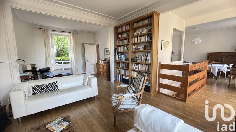 Maison - 261 m² - 12 pièces