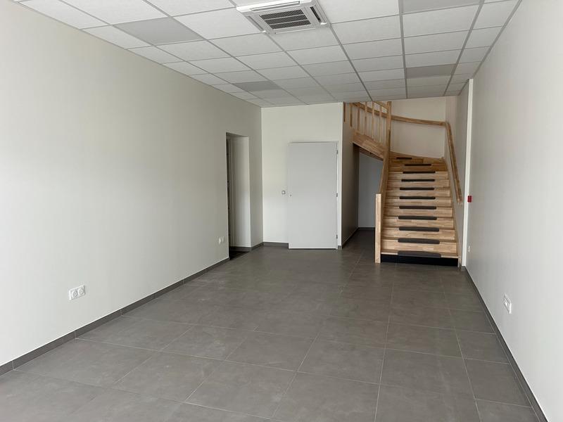 Local commercial - 83 m² - 3 pièces