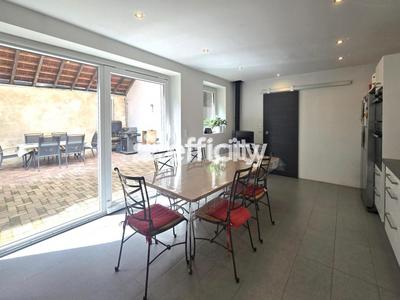 Maison - 180 m² - 7 pièces