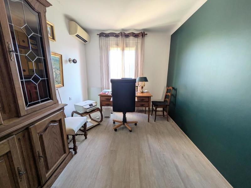 Maison - 184 m² - 7 pièces