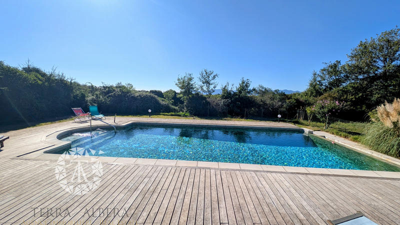 Villa - 354 m² - 11 pièces