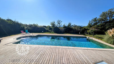 Villa - 354 m² - 11 pièces