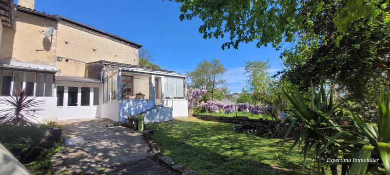 Maison - 201 m² - 8 pièces