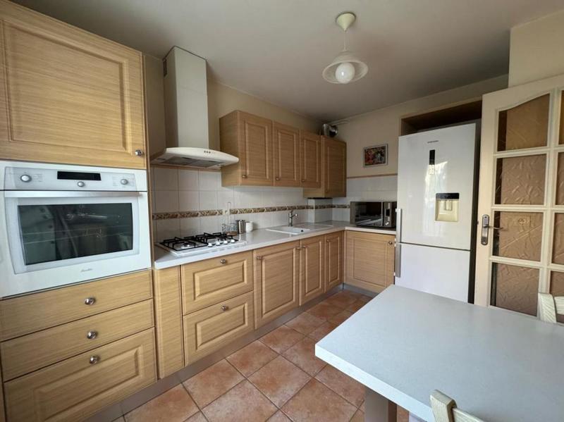 Maison - 93 m² - 4 pièces