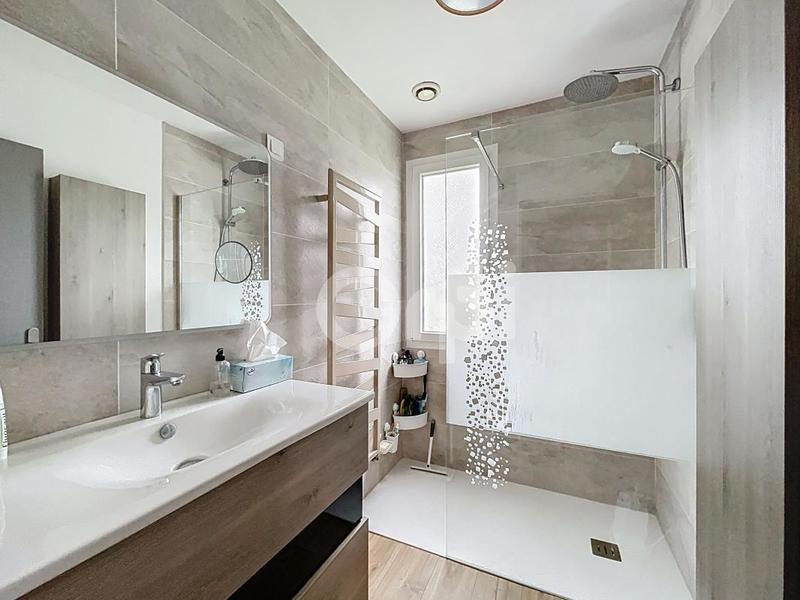 Maison - 88 m² - 5 pièces