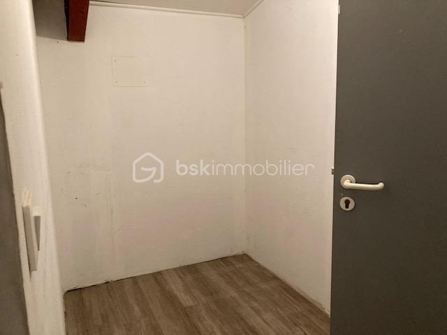 Local commercial - 133 m² - 7 pièces