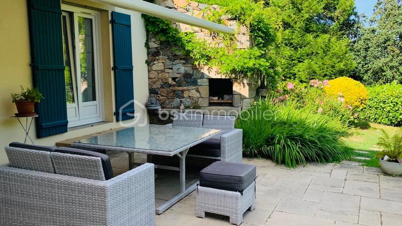 Propriété - 184 m² - 7 pièces