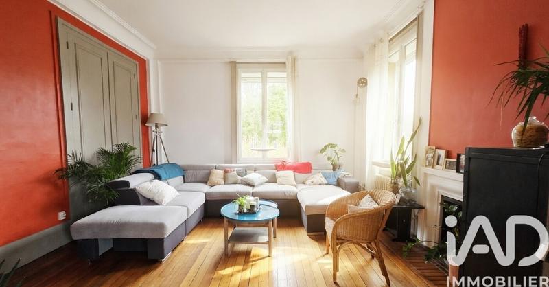 Maison - 263 m² - 11 pièces