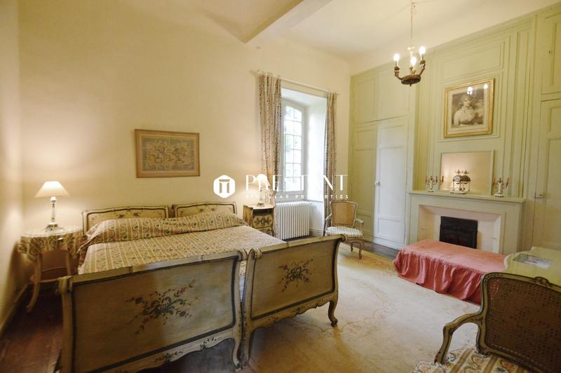 Château - 450 m² - 6 pièces