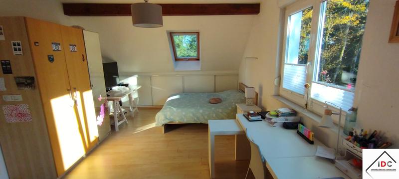 Maison - 240 m² - 6 pièces