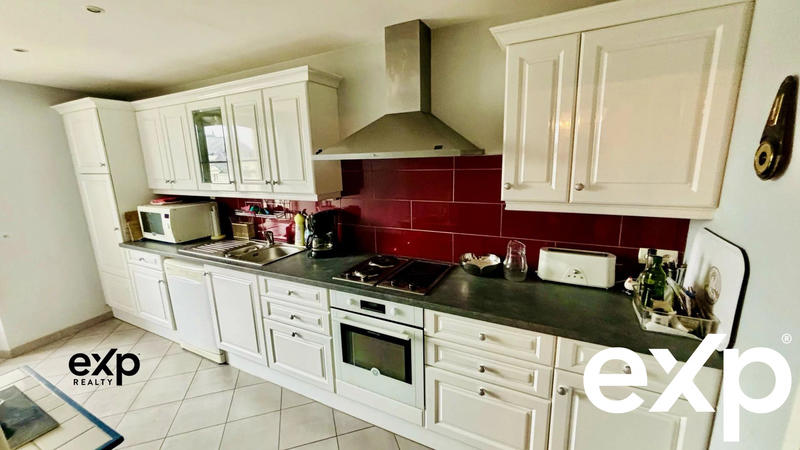 Appartement - 179 m² - 6 pièces