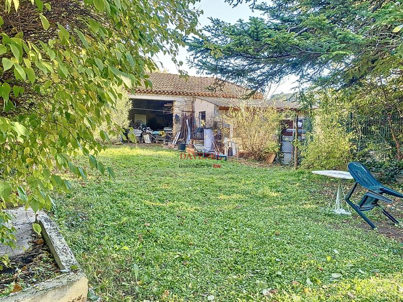 Maison - 220 m² - 8 pièces