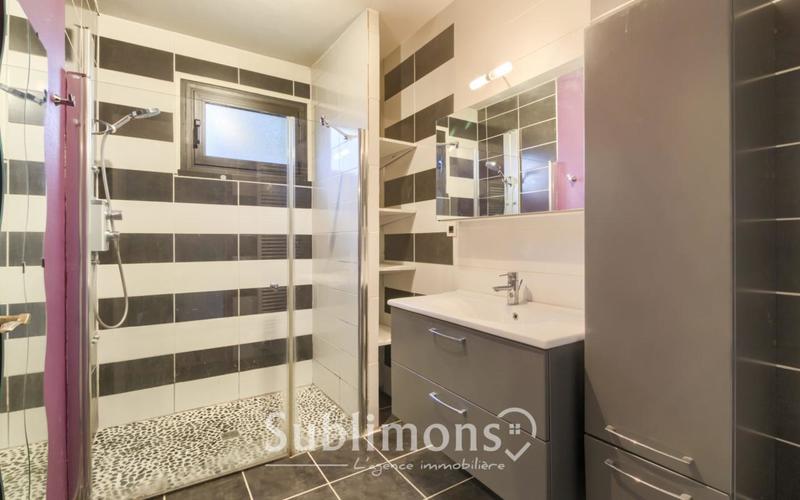 Maison traditionnelle - 157 m² - 6 pièces