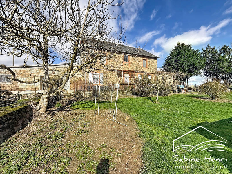 Maison - 235 m² - 10 pièces