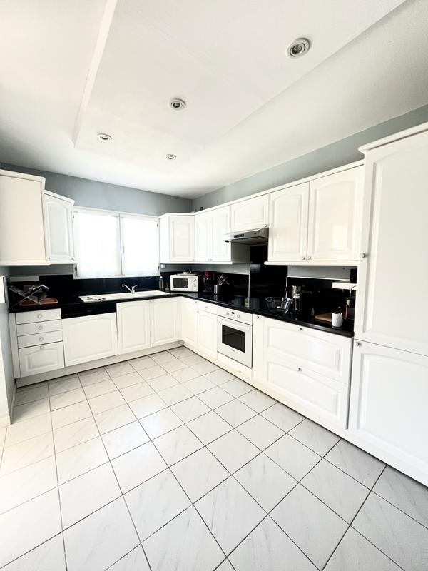 Maison traditionnelle - 115 m² - 5 pièces