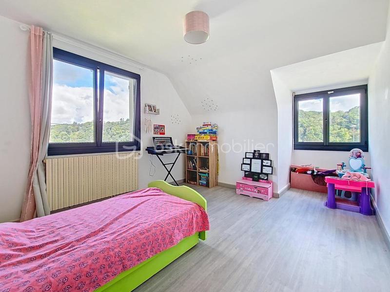 Maison traditionnelle - 180 m² - 8 pièces