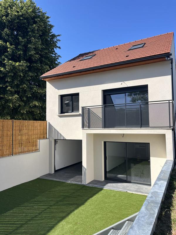 Maison - 108 m² - 5 pièces