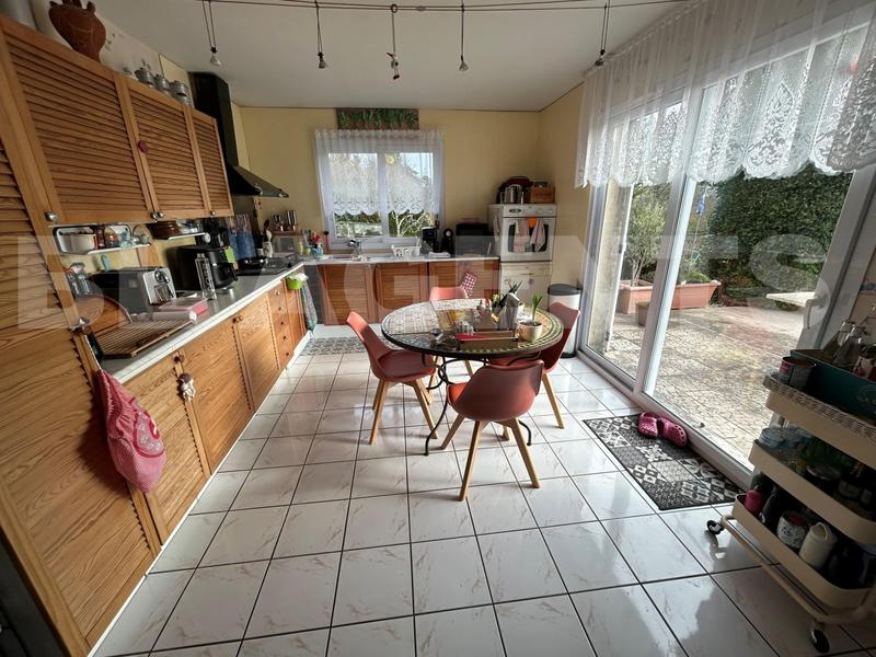 Maison - 180 m² - 7 pièces