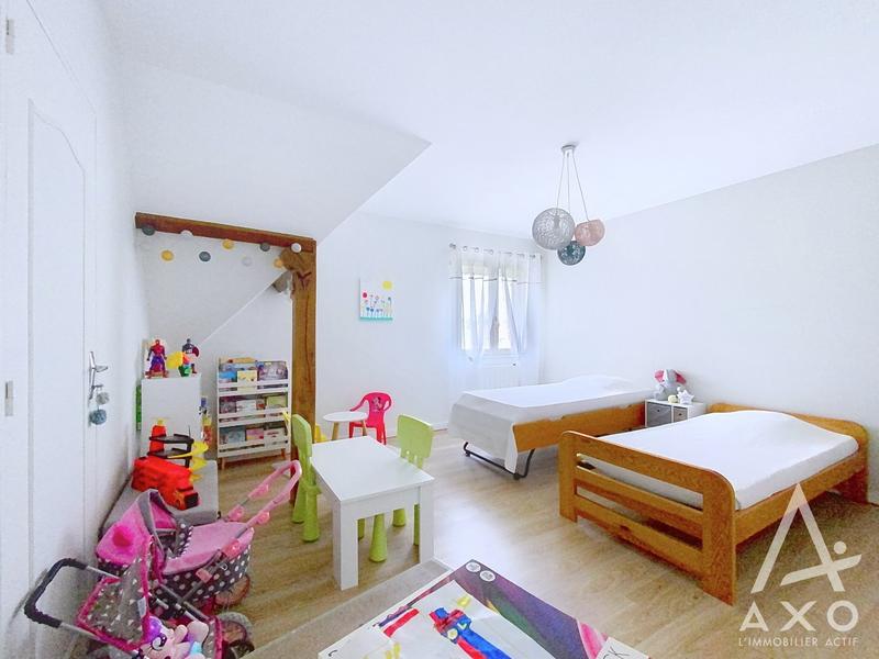 Maison - 204 m² - 8 pièces