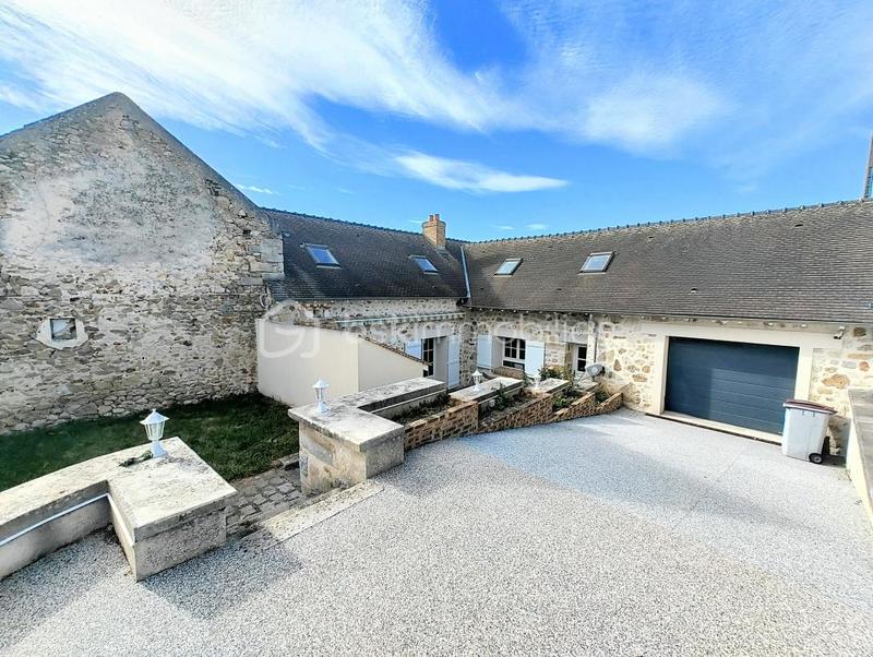 Maison en pierre - 140 m² - 4 pièces