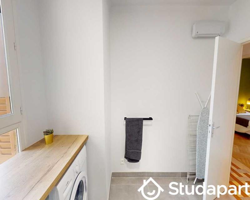 Chambre - 140 m² - 1 pièce