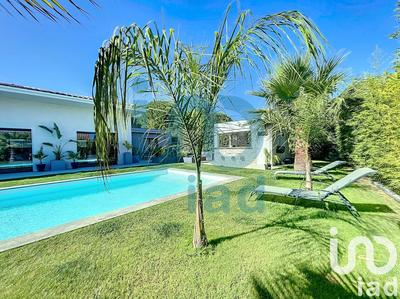 Maison de maîtres - 211 m² - 9 pièces