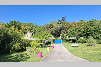 Propriété - 390 m² - 6 pièces