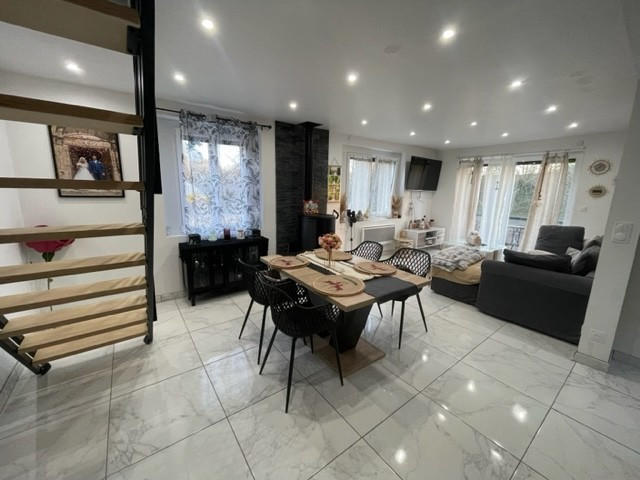 Maison - 80 m² - 5 pièces