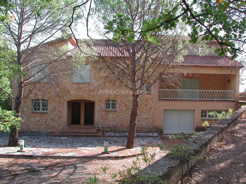 Maison - 225 m² - 7 pièces