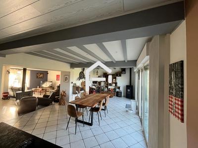 Maison - 2 150 m² - 7 pièces