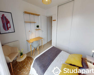 Chambre - 140 m² - 1 pièce
