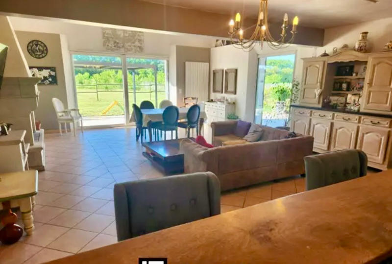 Mas - 230 m² - 5 pièces