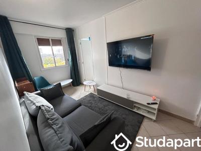 Chambre - 14 m² - 1 pièce