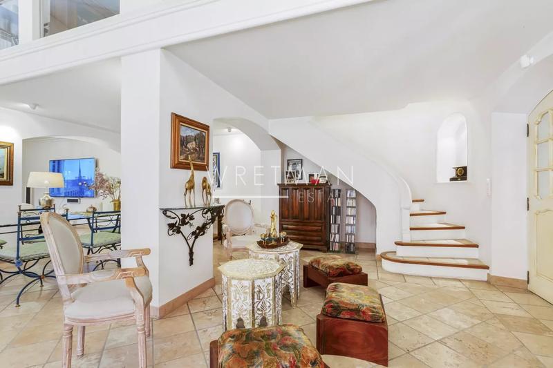 Villa - 252 m² - 5 pièces