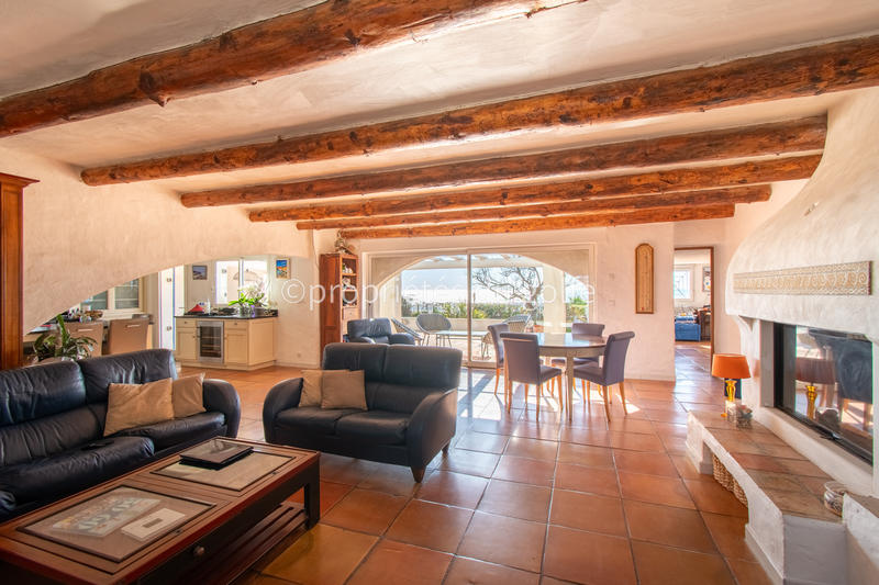 Maison - 209 m² - 8 pièces